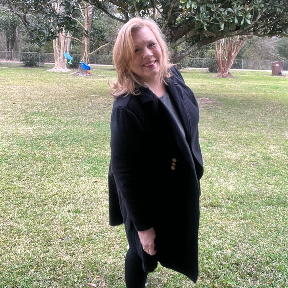 Meet your Posher, J’Nette - Picture 4 of 8